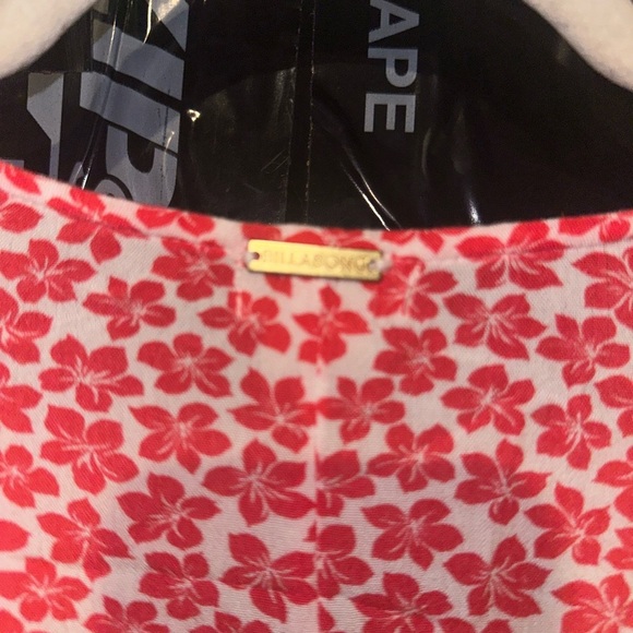 Billabong Red and White Floral Blouse - Picture 8 of 9